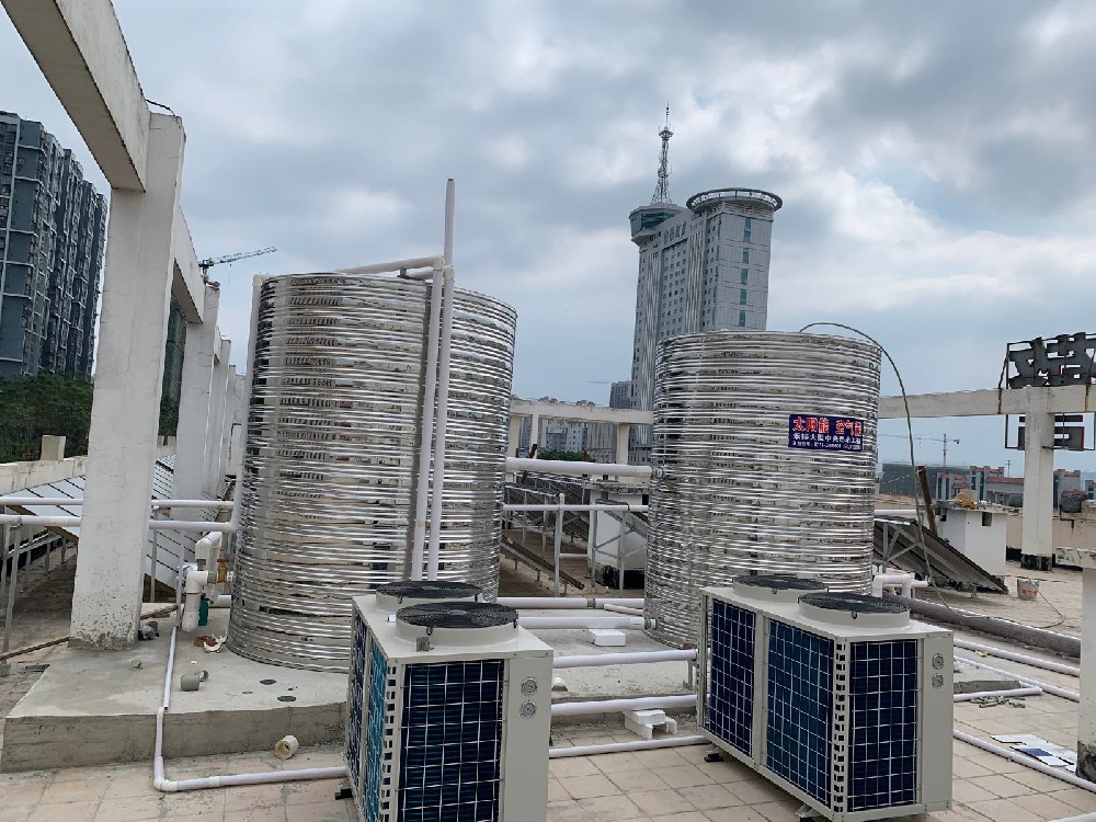 南寧警察學(xué)校太陽能熱水系統(tǒng)順利通過驗(yàn)收